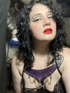 Thiccums-the-Goddess's photo