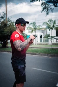 Joeysexx2 Motivation is what gets you going, and habit is what keeps you going. Foto 2