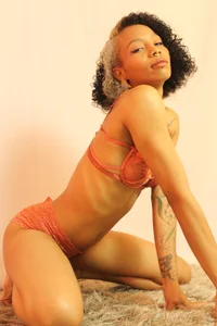 daiana_curlyNaughty!图片 4