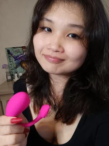 I have a good news! I bought a lovense^^ Would we have a lot of fun with it? de Sofia_Min Foto