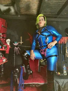 DominatrixBluePublic图片 6