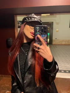 Hot & Confident 🔥 💅 🌶️ od AaryaVogue  6 snímek