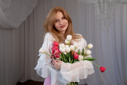 MelissaLiss: Melissa in flowers🌷 ( 5 фото)