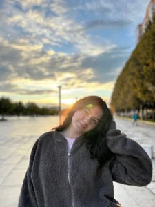 LeslySerna Public Pic 3