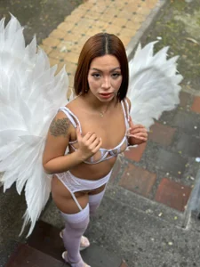 AllisonOwens your angel of miracles Foto 2