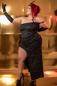 EmmaSmith2: Emma in the time 🕰️ ( 8 фото)