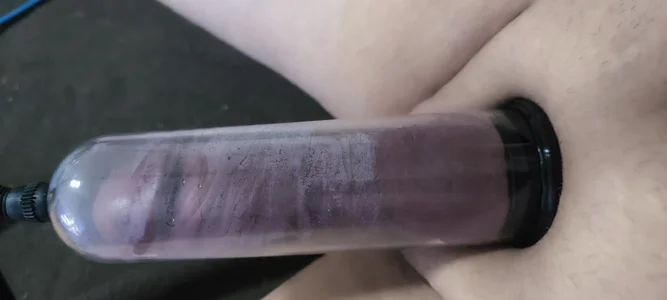 Mrwayne871のRound 4 – and he’s almost bursting with horniness 💥🍆の枚の写真