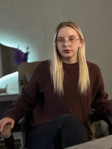 AnikaSeelig Public Pic