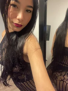 Violeta_Velvet_ 😈 Do you dare to find out what I'm hiding?? Pic 4