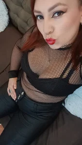 VickyJohnson1 🖤 We take clothes 🖤 Foto 2