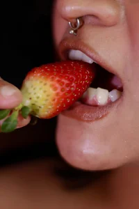 tabaressofi juicy strawberries รูป  3