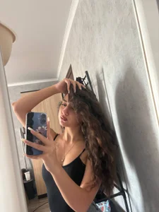 My World 🌸 de AoifeBanks  3 Imagens
