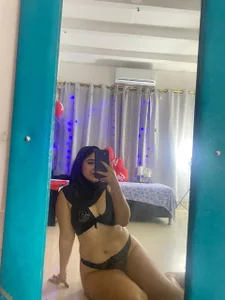 SamiraAwadaThere are nights when a girl feels especially sexy… and this is one of those nights.图片