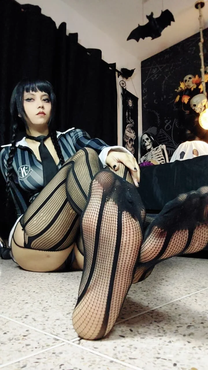AlexHoe_: Halloween Costumes 2026 ( 2 фото)