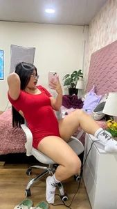 Kylie_Thompsonnl sexy red зображення 7