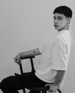 SebastianReed_ Public Hình