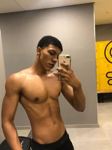 Just as I have veins in my arms, I have them in my dick od RickyEbony  3 snímek