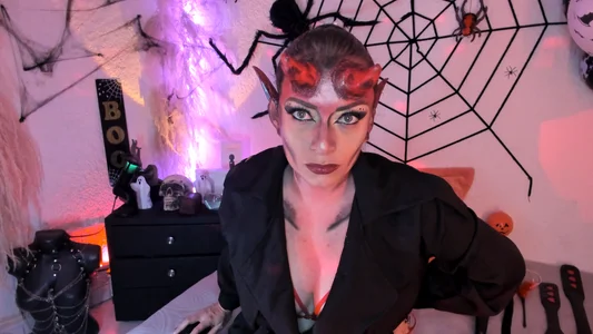 Jeanineescott demonio de halloween Pic 3