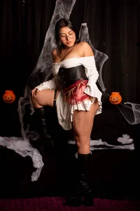 Celin_h Trick or treat? 🍬😈💋 Pic 4