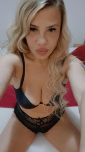 NadyaRubia Shy me зображення 8