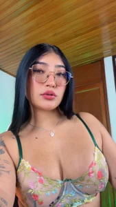 ami_santos Subscribe to my fan club! 💚 圖片