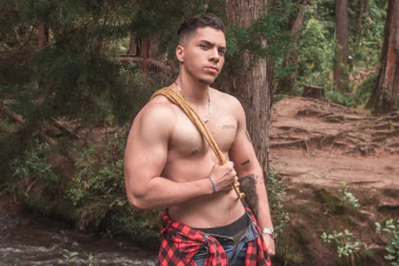 Noah_Swagger_ Woodcutter Pic 3