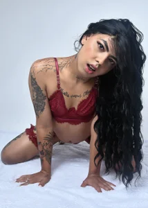 MiiaRestrepo: Public ( 5 фото)