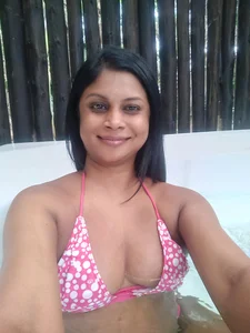 Sensual_indian7: Public ( 3 фото)