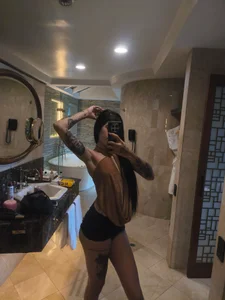 chaymae_nah_ Linda Catalina Pic 4