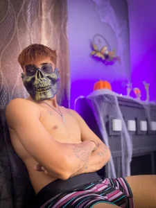 theboys_x kullanıcısının Halloween George 🧛 albümü -  fotoğraf