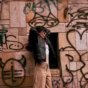 LenaRoses Walking down a pretty street / Caminando por una calle bonita 💕 Pic 5