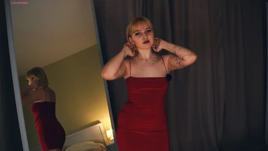QueenieBerner my sexy red dress Pic