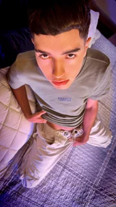 Dallen_Grant: I feel so horny when I pose in front of a camera ( 2 фото)