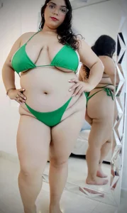 TiffantyAndStacy 💚🤍TIFF💚🤍 Pic