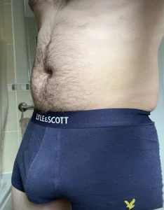 22TT2295 Being a bit shy зображення 3