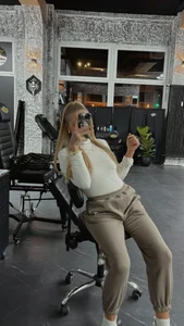 LizzyLush_ Public Pic 5