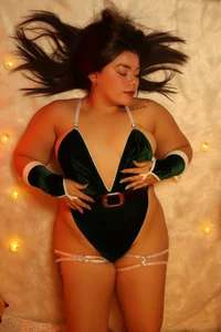 leilapons Christmas 2025 Pic 2