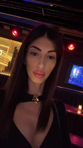 SkinnyDolly Night out Pic
