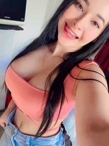 isabella_pretty being me Pic 3