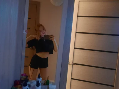 maaya_li Public Pic 4