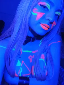 Agathaks neon day Foto 4