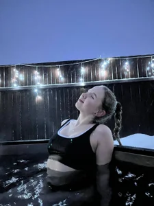 Linda__Bloom hot Ida in the water Pic 3