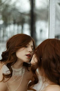 CarolaineMyerssensual spring Bild 2