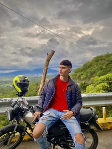 god_drake A ride with magical views🏍️🏙️ Foto 4