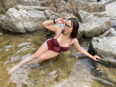 BigCockLatinaTSPublic图片 9