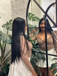 🌸 Soft expression, bold energy. od Samantha_Bale  2 snímek