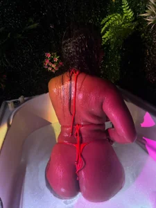 serena_willow take off my swimsuit I'm hot Hình 2