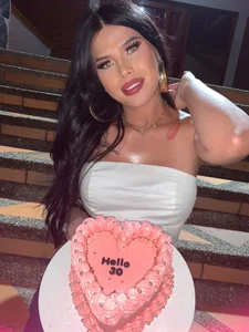 Zdjęcia divinepleasury 🎂💕:  2