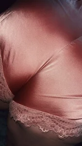 ChunkyMilf25 Public Pic 5