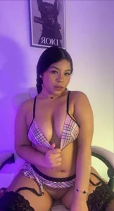 LizzyPonce_ Public Immagine  3